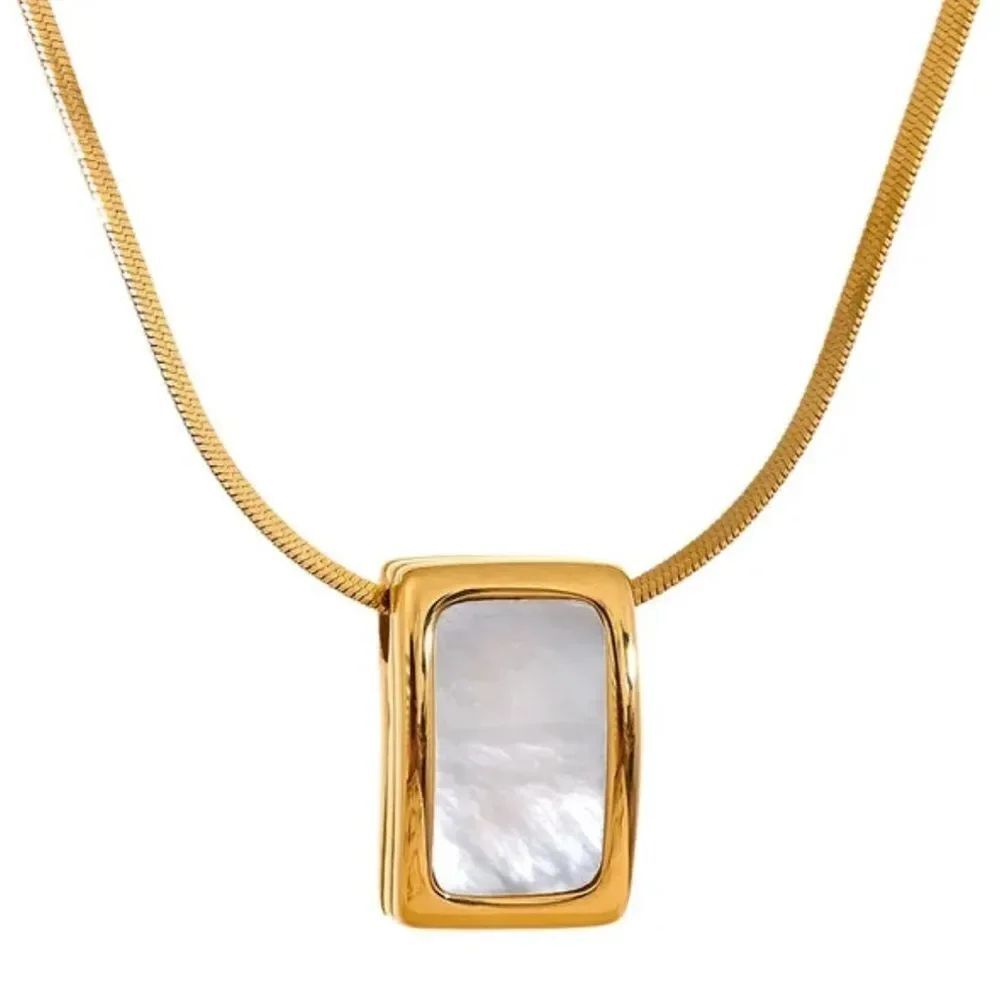 Square shell necklace
